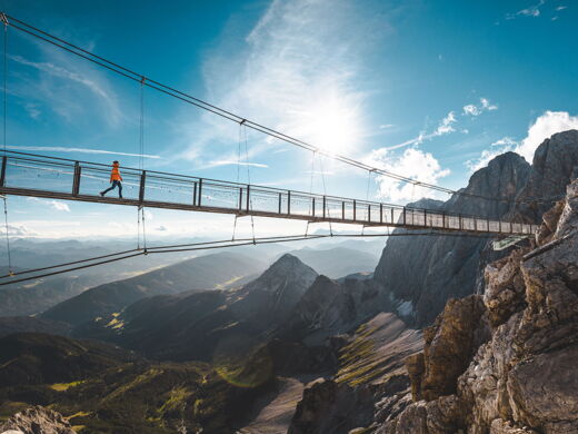 Besuch des Dachstein Gletschers mit der Hängebrücke beim Urlaub am Bauernhof Haufhof nahe Schladming